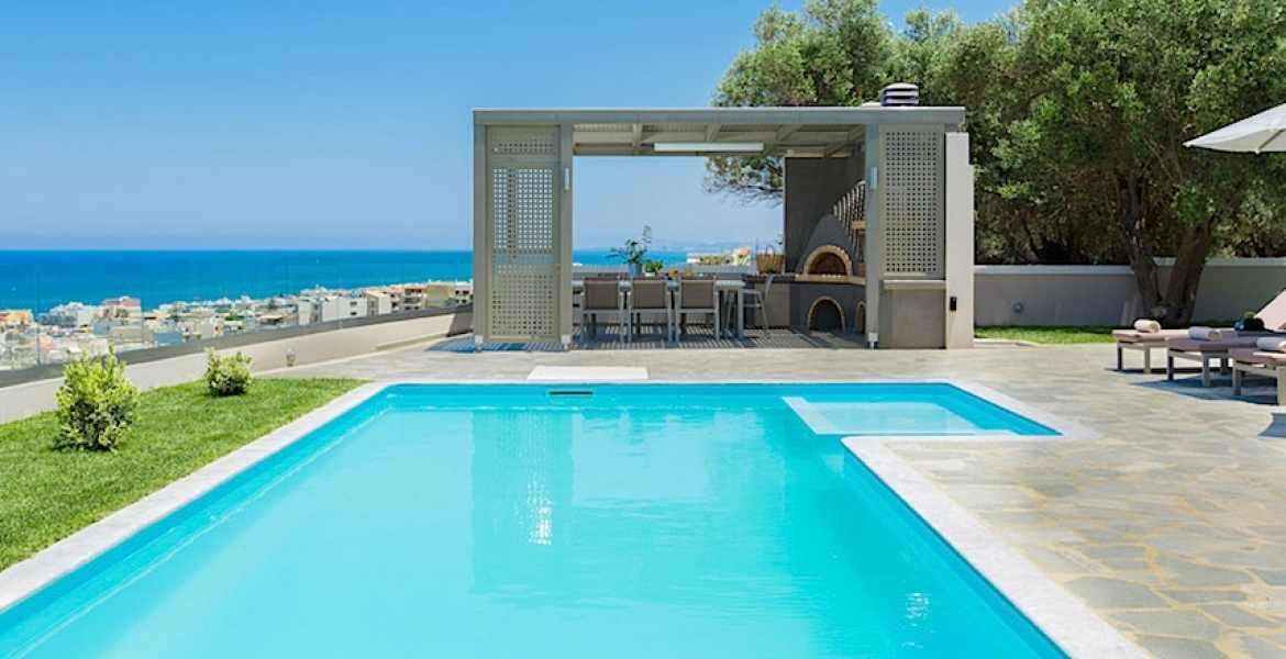 Exquisite villa with heated pool and splendid sea view in Rethymno