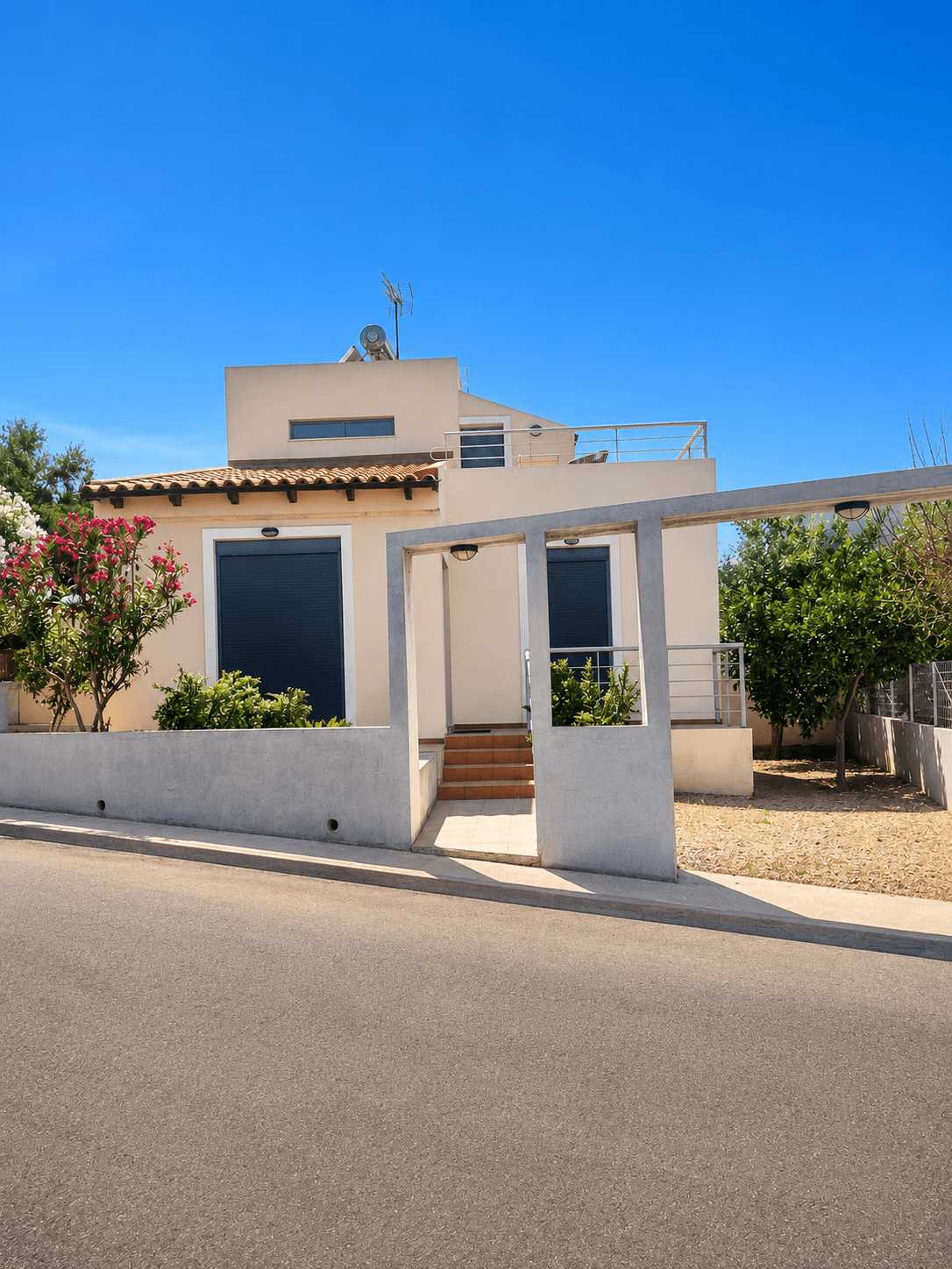 Beautiful House in Tavronitis !