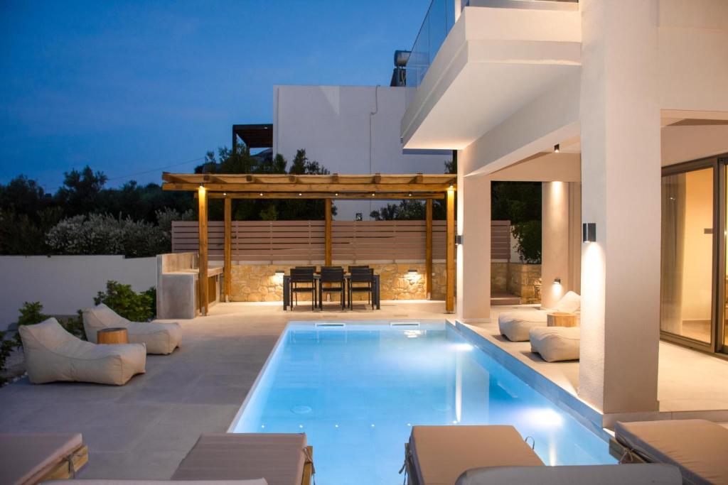 Villa for sale in Kolymbari Chania Crete