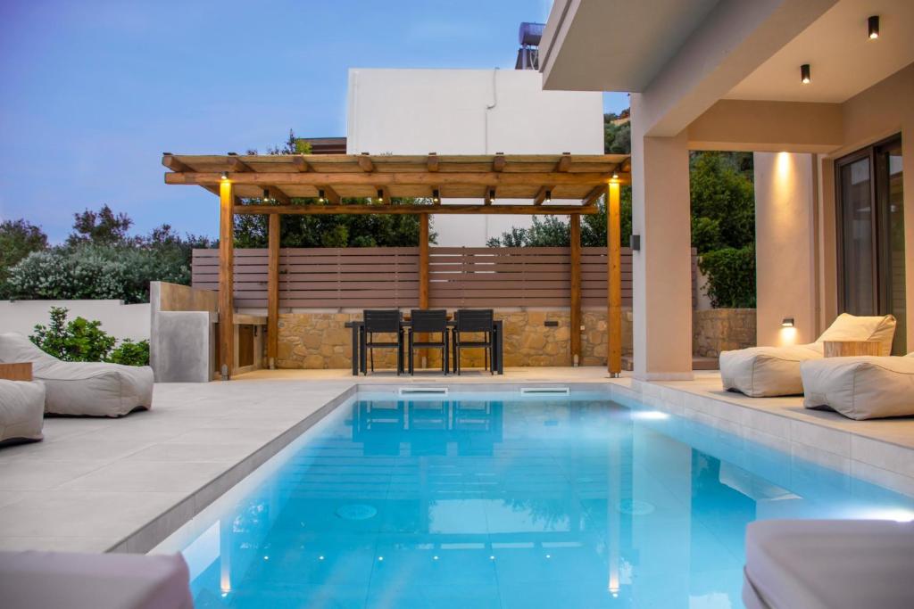 Villa for sale in Kolymbari Chania Crete