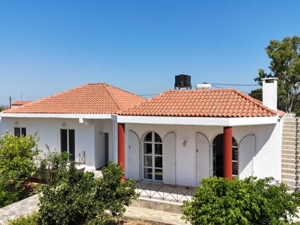 Spacious House in the Center of Litsarda Village !
